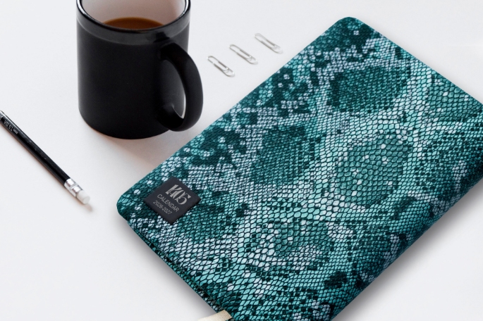 تصویر سررسید 1405- سررسید1405- سررسید اختصاصی- سالنامه1405- تقویم رومیزی، سررسید ارزان، سررسید وزیری 1405، سررسید ارگانایزر، سررسید اروپایی، سررسید رقعی، فروش سررسید 1405