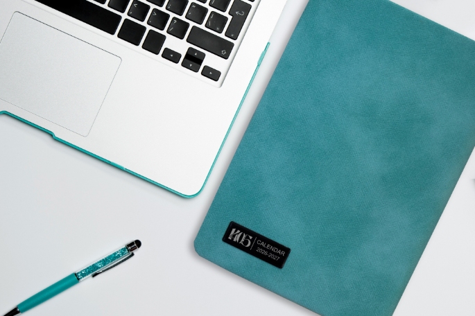 تصویر سررسید 1405- سررسید1405- سررسید اختصاصی- سالنامه1405- تقویم رومیزی، سررسید ارزان، سررسید وزیری 1405، سررسید ارگانایزر، سررسید اروپایی، سررسید رقعی، فروش سررسید 1405