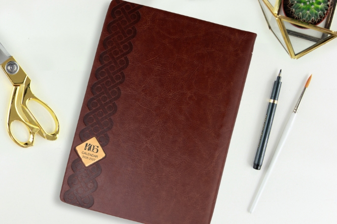 تصویر سررسید 1405- سررسید1405- سررسید اختصاصی- سالنامه1405- تقویم رومیزی، سررسید ارزان، سررسید وزیری 1405، سررسید ارگانایزر، سررسید اروپایی، سررسید رقعی، فروش سررسید 1405